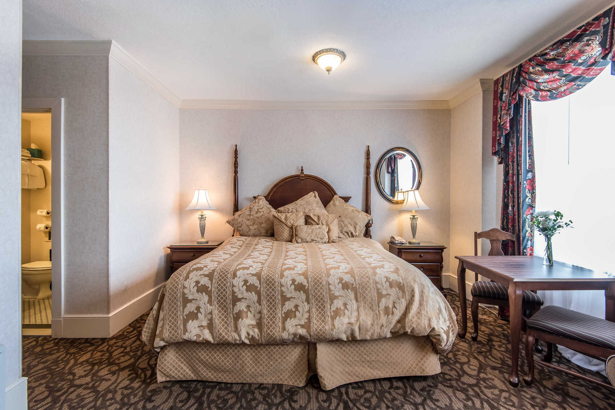 Bothwell District, Ascend Collection Hotel